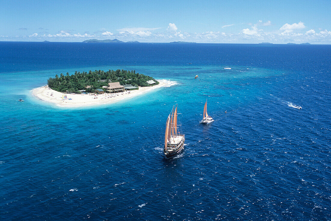 Arial Shot, Beachcomber Island, Mamanuca Group Fiji