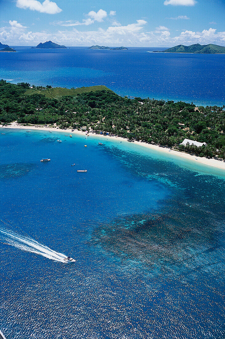 Aerial Photo, Mana Island Resort … – License image – 70015923 lookphotos