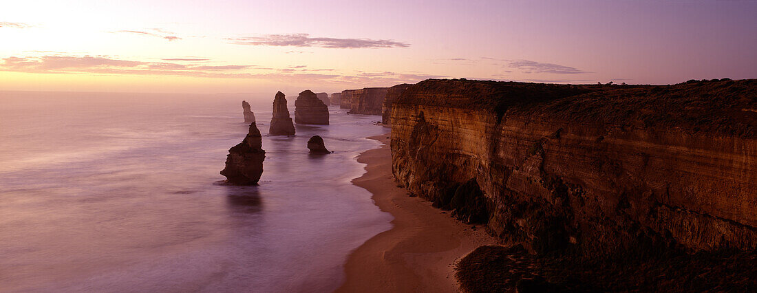 Twelve Apostles at sunset, Port Campbell National Park, Great Ocean Road, Victoria, Australia