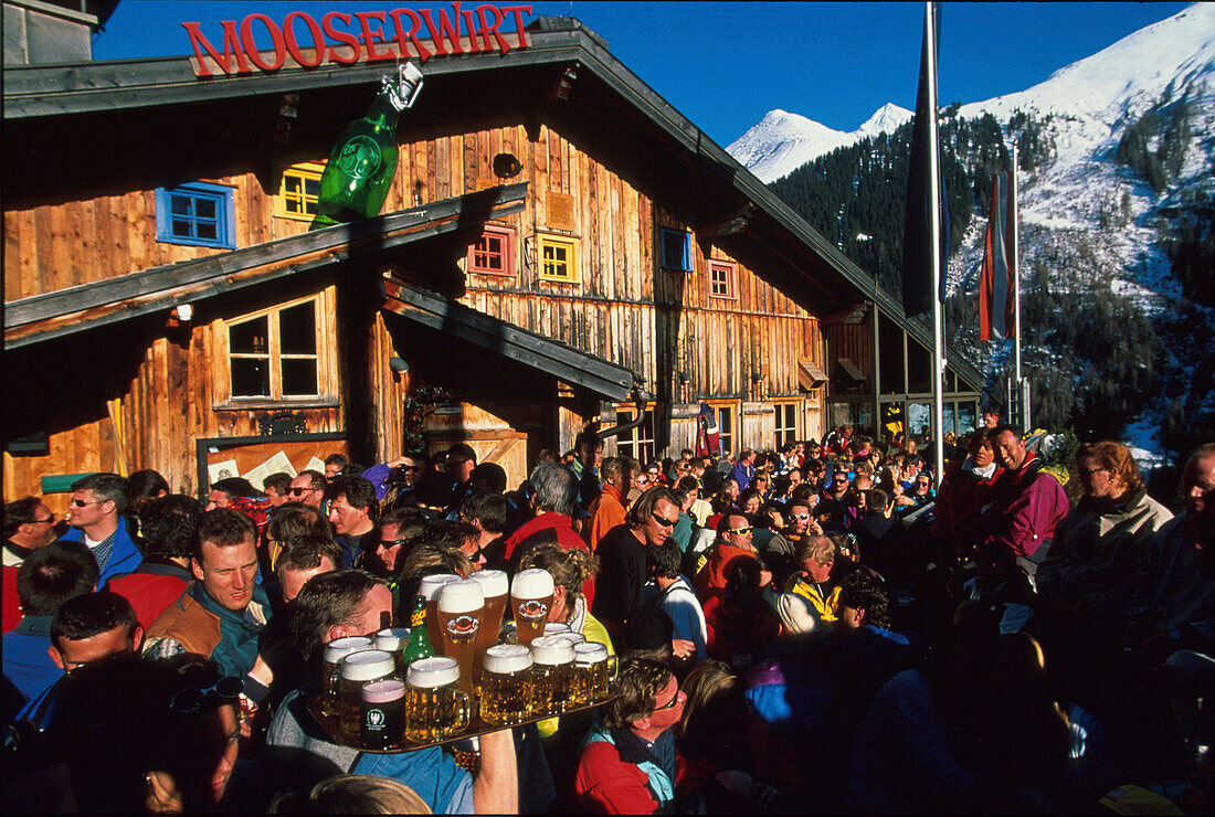 Apres Ski am Mooserwirt, Skihütte, St. Anton am Arlberg Tirol, Österreich