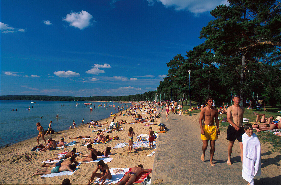 Badeplatz Varamobaden, Strand, Am Vaettern See, Nordende Motala Oestergoetland, Schweden