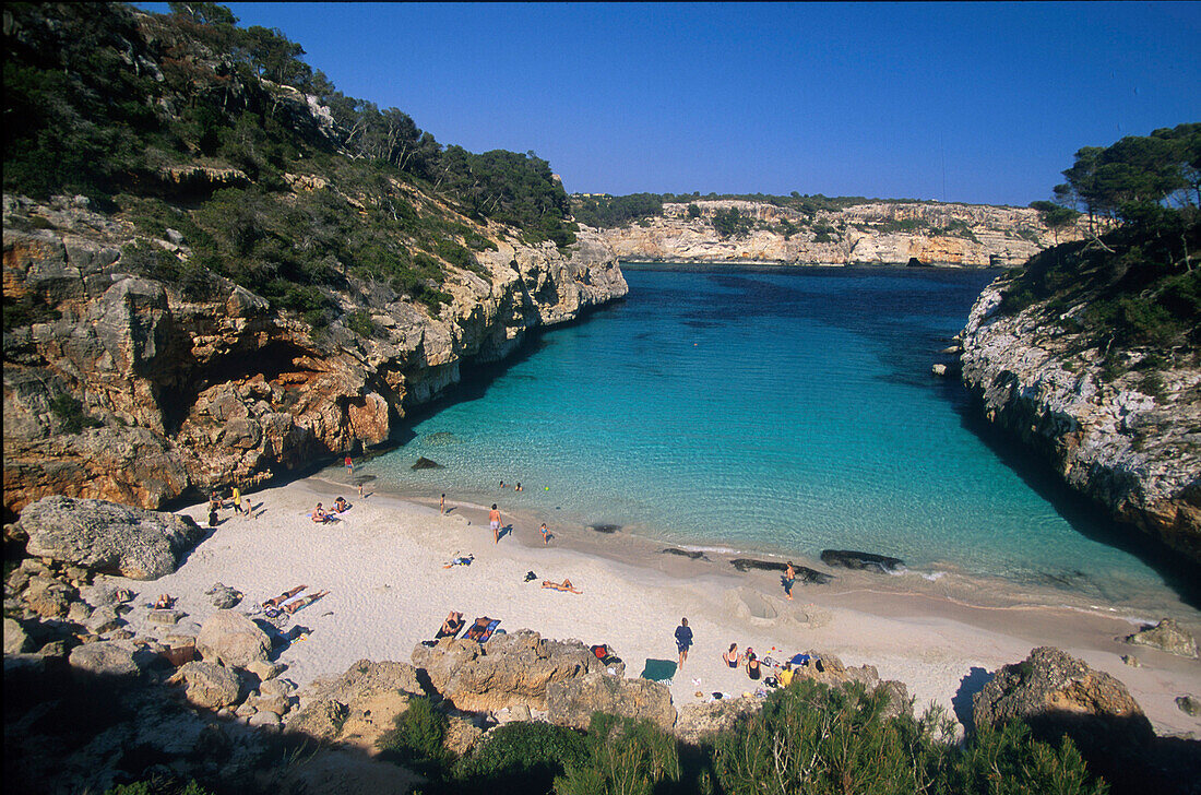Blick auf Bucht Cala S´Amonia, suedl. Santany, Ostkueste Mallorca, Spanien