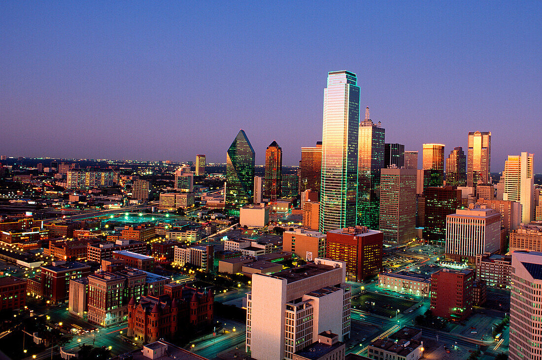 Stadtpanorama, nachts, vom Reunion, Tower, Downtown, Dallas Texas, USA