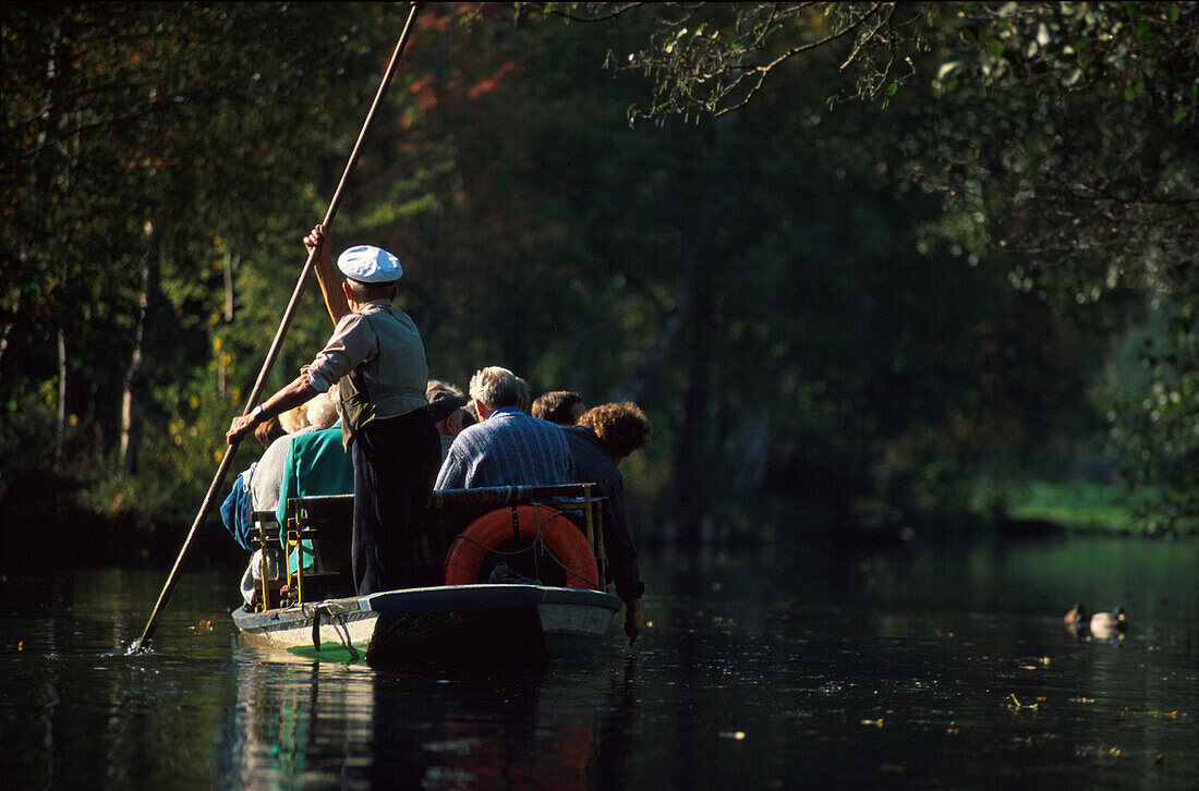 Touristenausflugskahn, Dorf Lehde, Spreewald Brandenburg, Deutschland