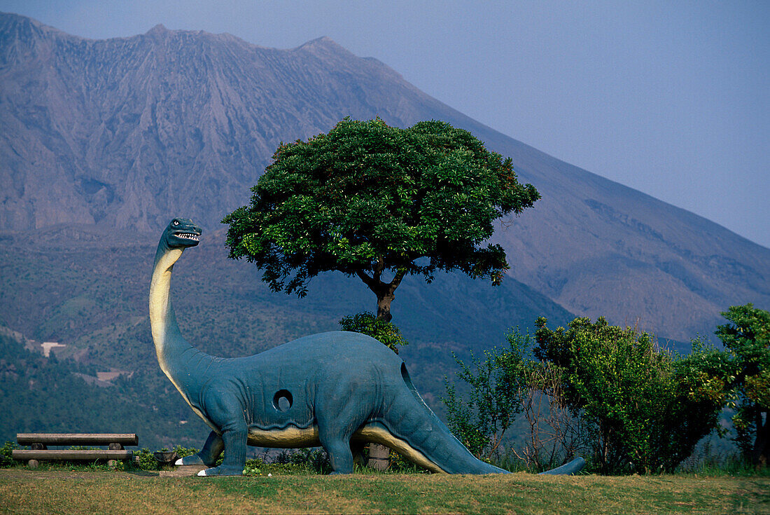 Dinosaurier, Sakurajima Natural Park, Vulkan Sakurajima, bei Koshima Insel Kyushu, Japan