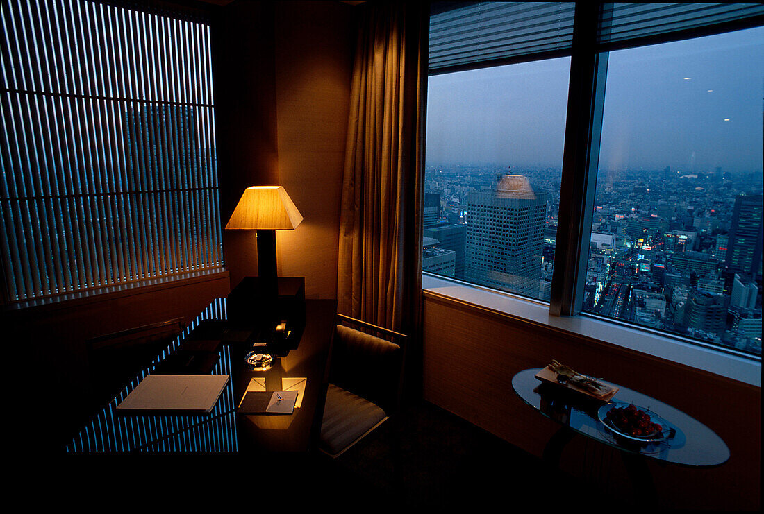 Blick aus Hotelzimmer #5002, Park Hyatt, Hotel Tokyo, Hochhaus am Shinjuku Central Park, Shinjuku, Tokyo, Japan