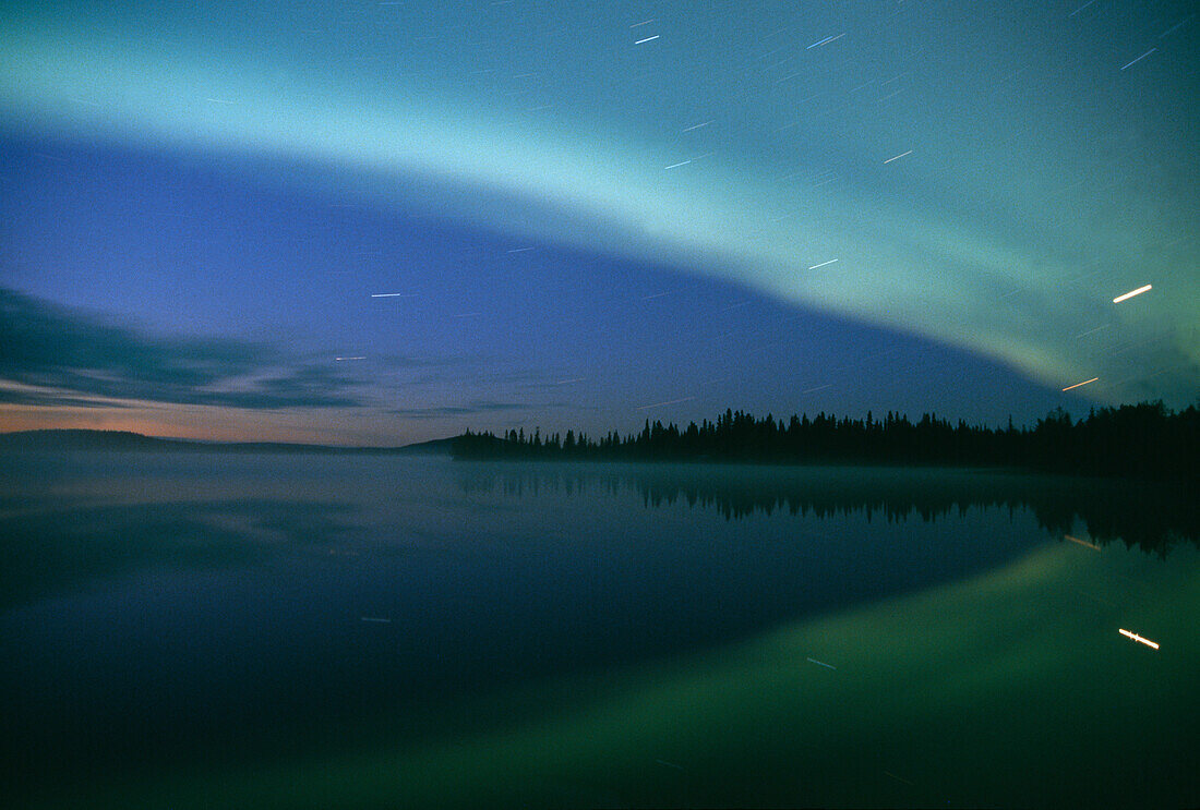Nordlicht, Aurora Borealis, eine Lichterscheinung im Himmel, Lappland, Schweden