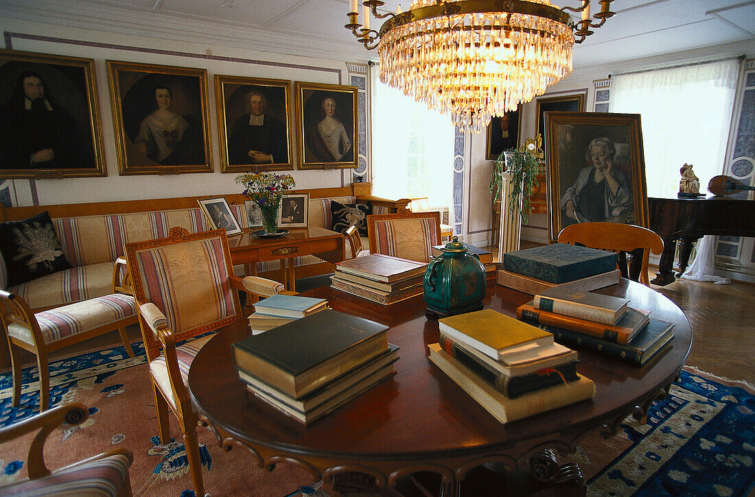 Innenansicht des Salons in Selma Lagerlöfs Haus Marbacka, Värmland, Schweden, Europa