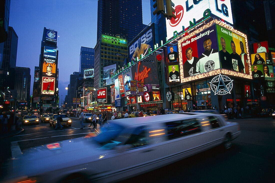 Stretch Limousine, Times Square, Manhattan New York, USA