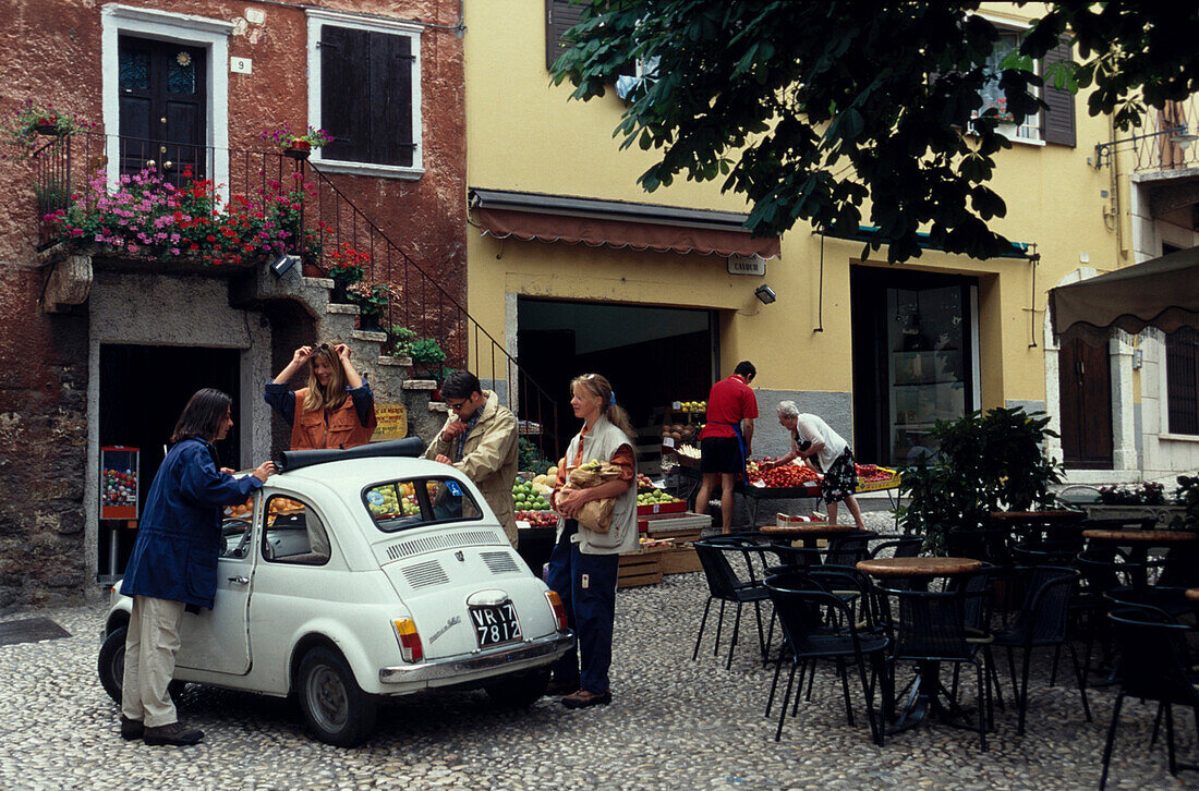 Restaurant, Obststand, Malcesine, Gardasee Italien