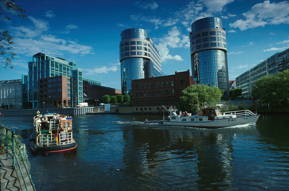 Schiffsausflug, Innenministerium, Spreebogen, Moabit Berlin, Deutschland