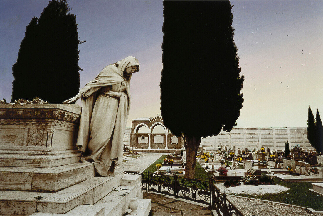 Donna Leon, Death in a Strange Country, Cemetary with gravers and tombs, San Michele, Venice, Italy