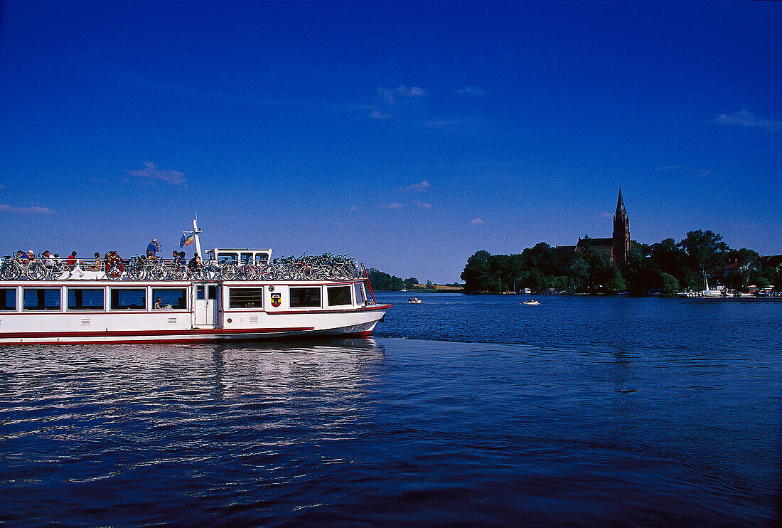 Ausflugsdampfer, Mueritz-Binnensee, Roebel, Mecklenburgische Seenplatte Meck.-Vorpommern, Deutschland