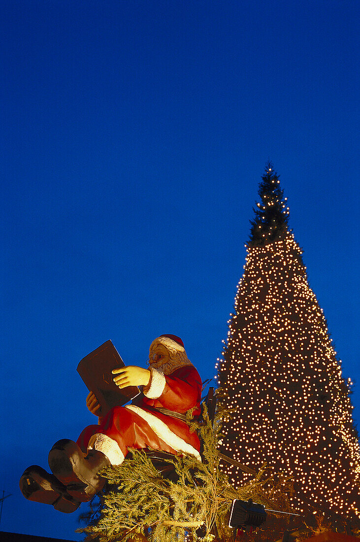 Santa Claus on christmas market, Dortmund, North Rhine-Westphalia, Germany