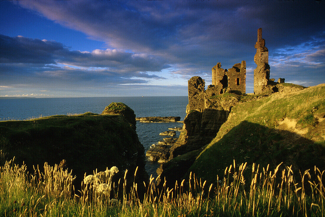 Sinclaire und Girnigoe Castle bei Wick, Schottland, Großbritanien