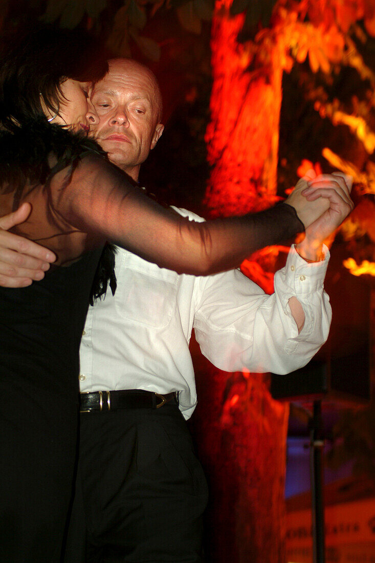 Tango Melancholy, Dancing Tango Face to Face, Praterinsel, Munich, Bavaria, Germany