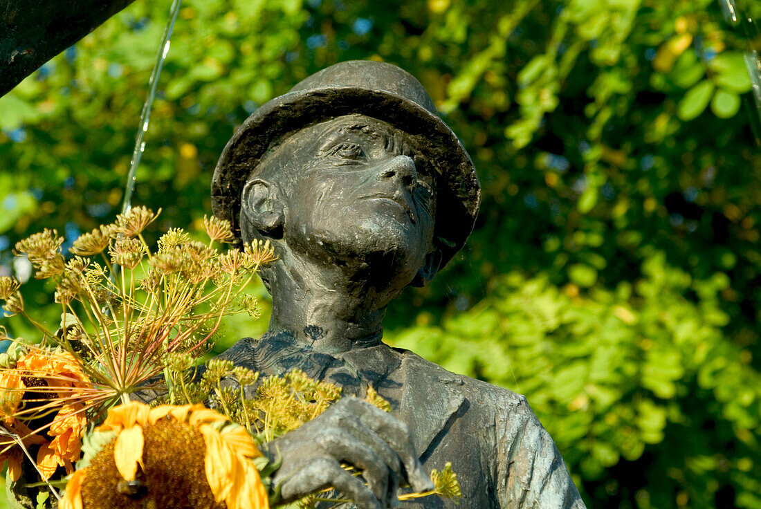 Statue of comedian Karl Valentin at Viktualienmarkt, Munich, Bavaria, Germany