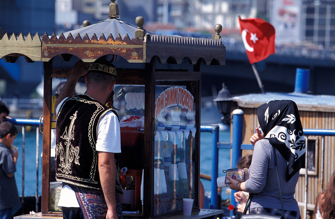 Ferryport, Bosporus, Eminönü Istanbul, Turkey