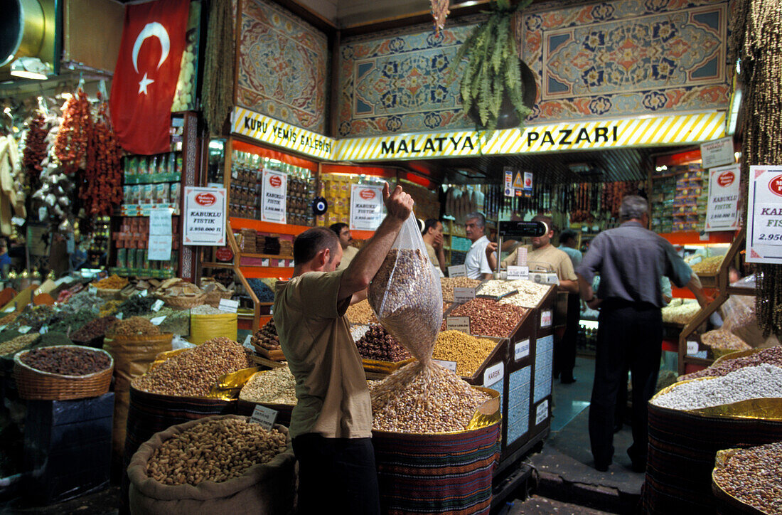 Ägyptischer Gewürzmarkt, Eminönü, Istanbul, Türkei