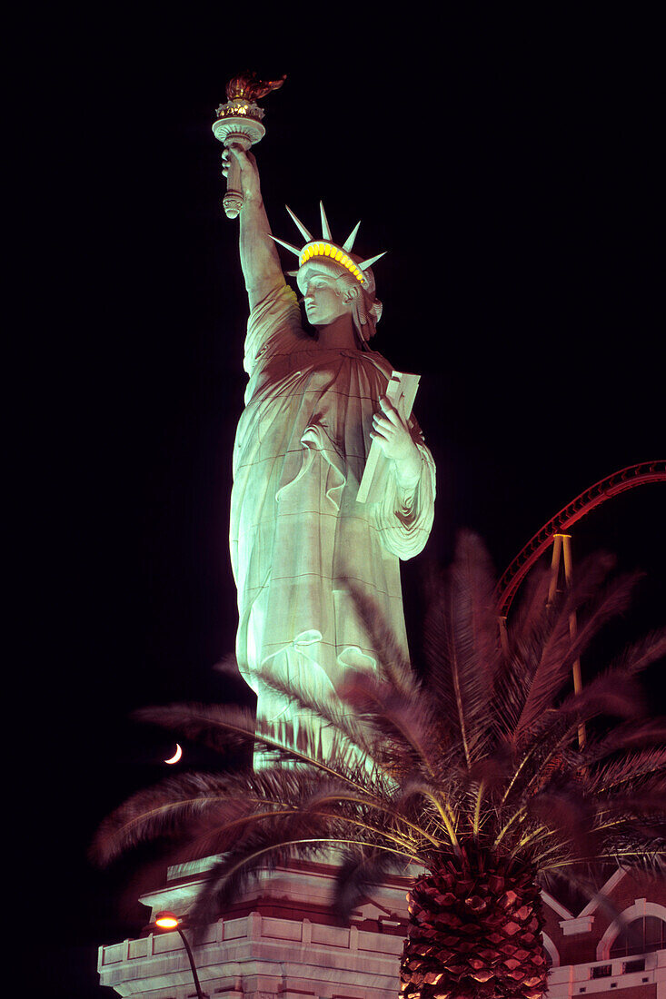 Hotel New York New York, Statue of Liberty, Las Vegas, Nevada USA