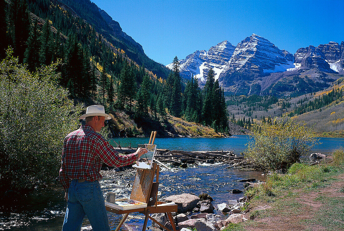 Artist, Maroon Bells, Aspen, Colorado USA