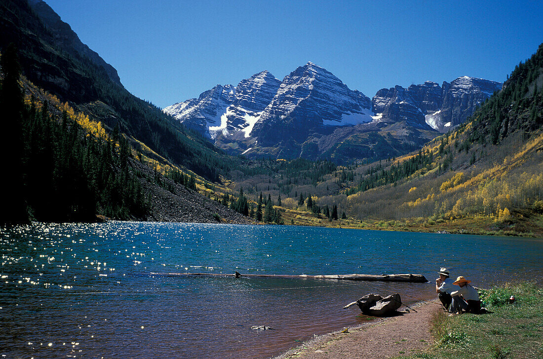 Angler beim Fischen, Maroon Lake, Aspen, Colorado, USA