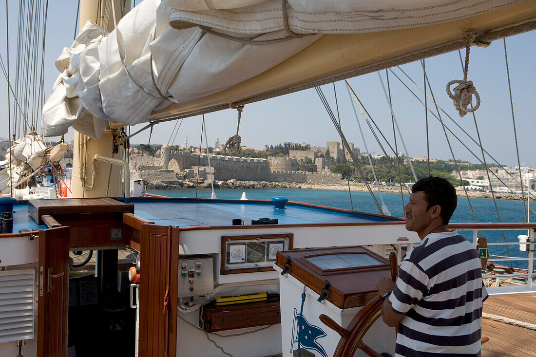 Star Flyer Approaching Rhodes, Rhodes Harbor, Rhodes Greece, Rhodes, Dodecanese Islands, Greece