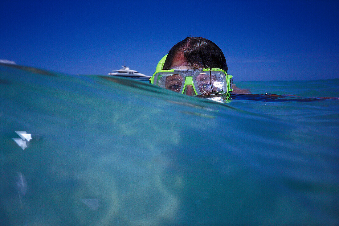 Taucher in der nähe von Whitehaven Beach, Insel Whitsundy, Queensland, Australien