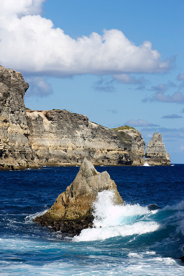 Waves breaking on a rock, Lagon du Porte d'enfer Trou Madame Coco, Grande-Terre, Guadeloupe, Caribbean Sea, Caribbean, America