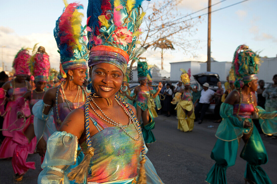 Schönheitsköniginnen beim Straßenfest, Carnival, Le Moule, Grande-Terre, Guadeloupe, Karibisches Meer, Karibik, Amerika