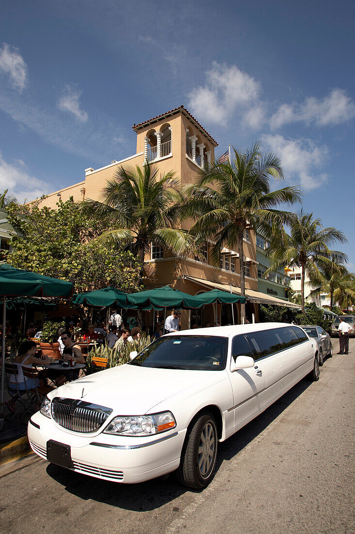 Limousine auf dem Ocean Drive, South Beach, Miami, Florida, USA, Amerika