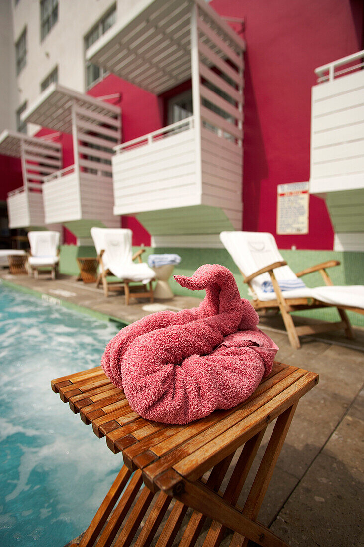 Handtuch am Pool des Hotel Clinton, South Beach, Miami, Florida, USA, Amerika