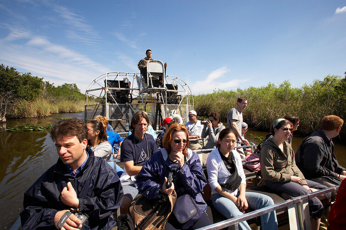 Touristen, Airboot, Airboatausflug, Everglades Nationalpark, Florida, US