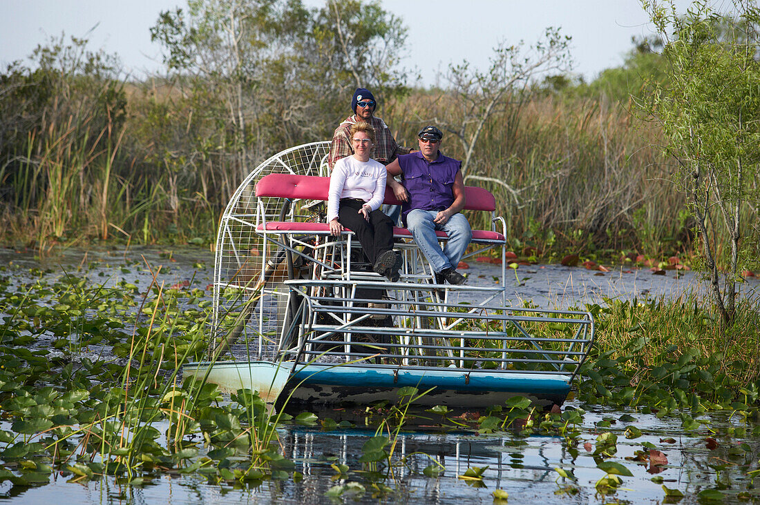 Touristen, Airboot, Airboatausflug, Everglades Nationalpark, Florida, USA