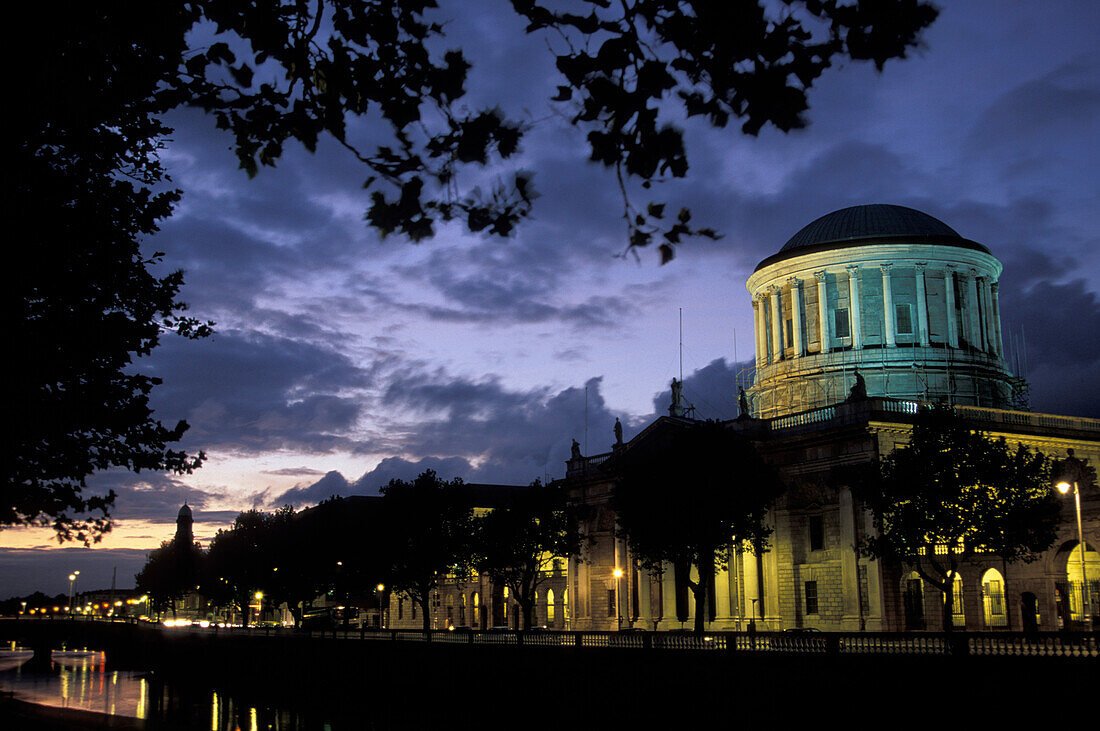 Four Courts, Gerichtsgebäude, Arckitekt James Gandon, das wichtigste Gerichtsgebäude Irlands, Dublin, Irland