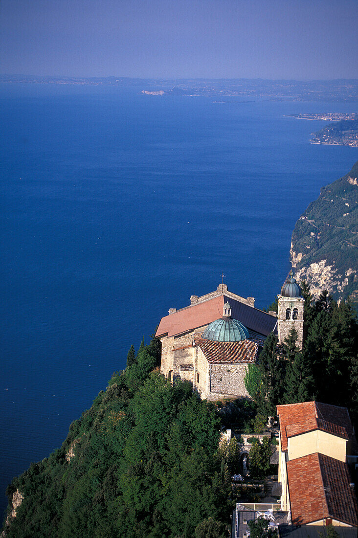 Monastry Monte Castello, Gardasee, Trentino, Italien