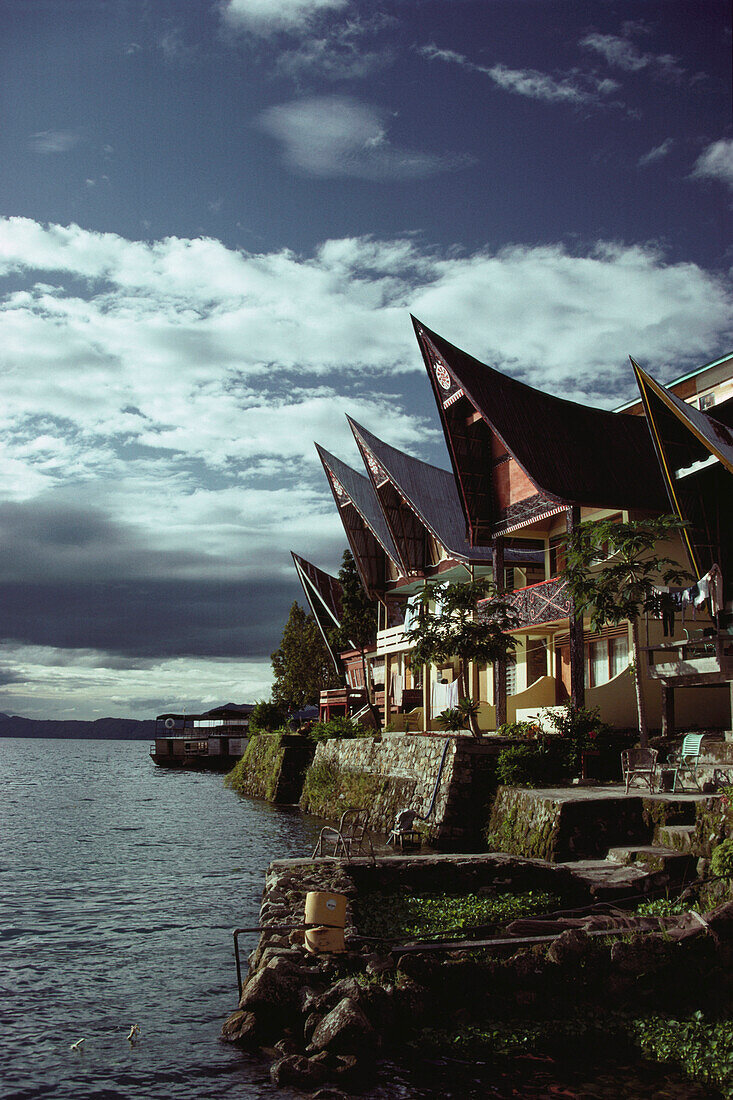 Haeuser am Lake Toba, Sumatra Indonesien