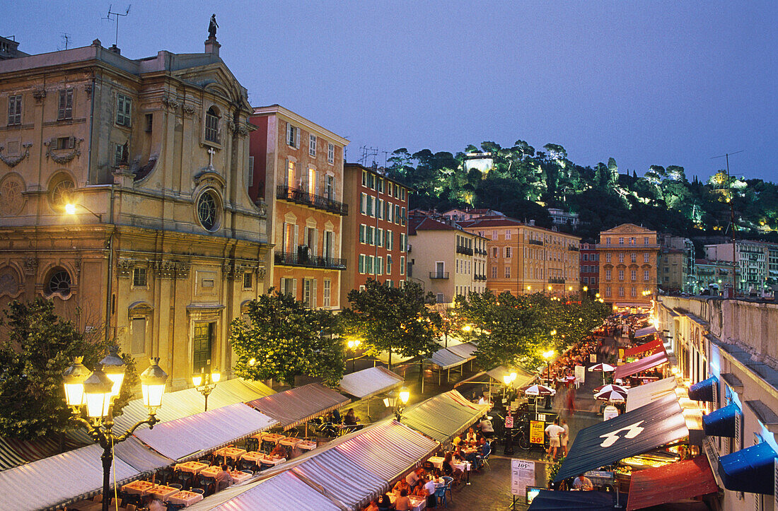 Cours Saleya with restaurants, cityscape, Nizza, Cote d´Azur, Alpes Maritimes, Provence, France