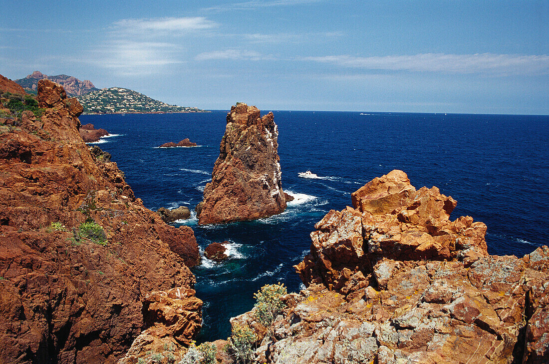 Rocky coast in the sunlight, Cap du Dramont, Comiche de l´Esterel, Cote d´Azur, Provence, France, Europe