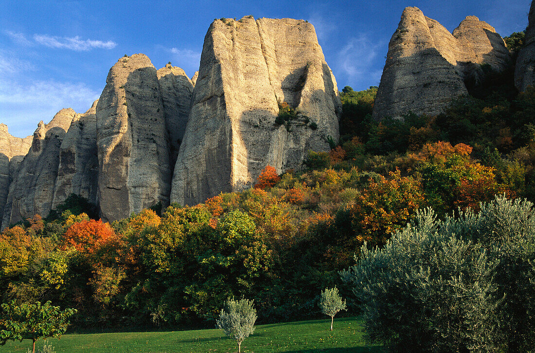 Rochers des mees, Felsen von Les Mees, Alpes-de-Haute-Provence, Provence, Frankreich