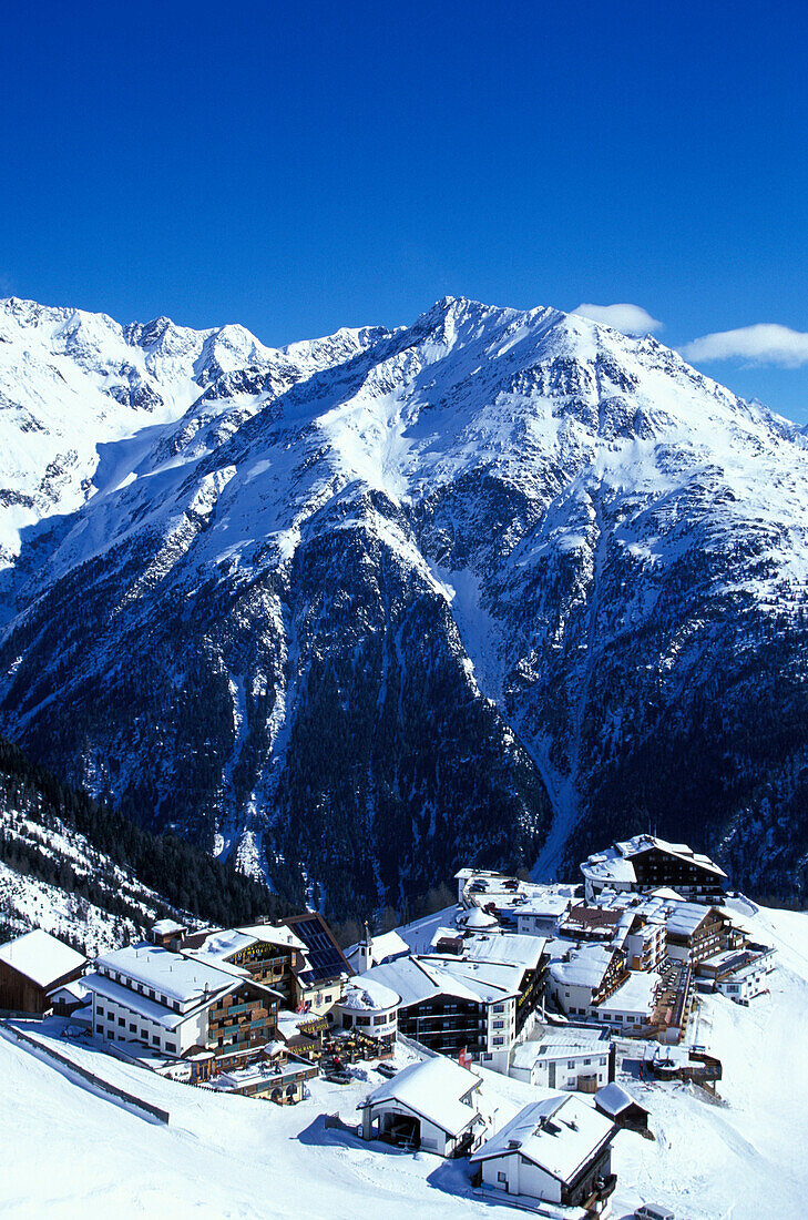 Wintersportort Hochsölden, Winter Berglandschaft, Ötztal, Tirol, Österreich