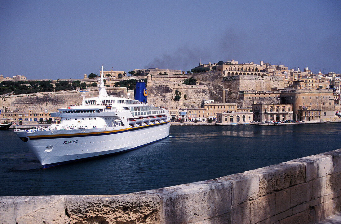 Kreuzfahrtschiff im grossen Hafen, Valletta, Malta, Europa