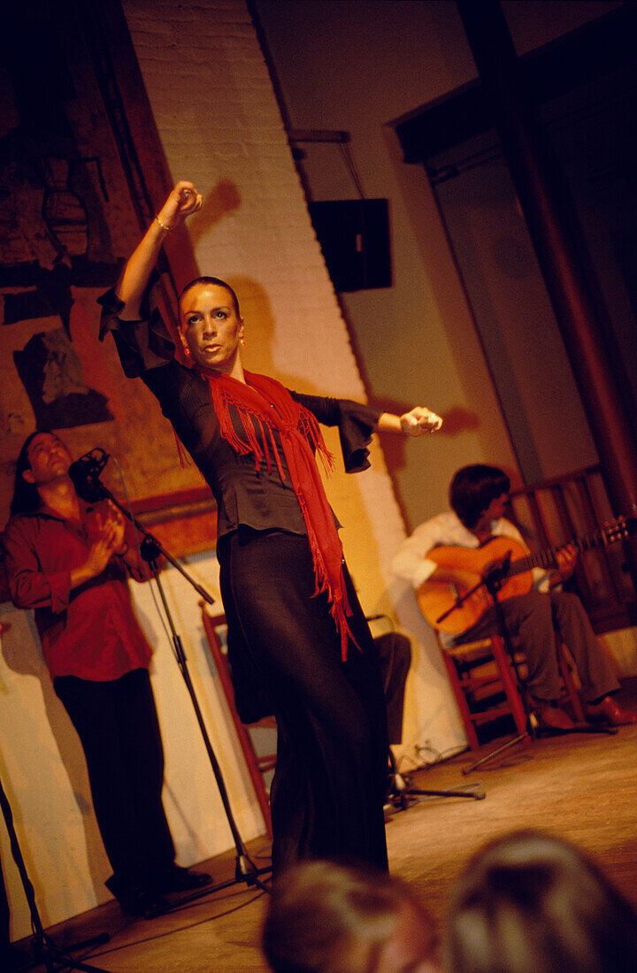 Flamenco Woman Traditional, El Tablao de Carmen, Poble Espanyol Montjuic, Barcelona, Catalonia, Spain
