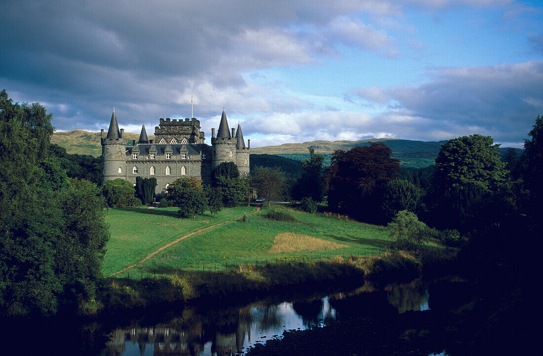 Inveraray castle at Loch Fyne under grey clouds, Argyll, Strathclyde, Scotland, Great Britain, Europe