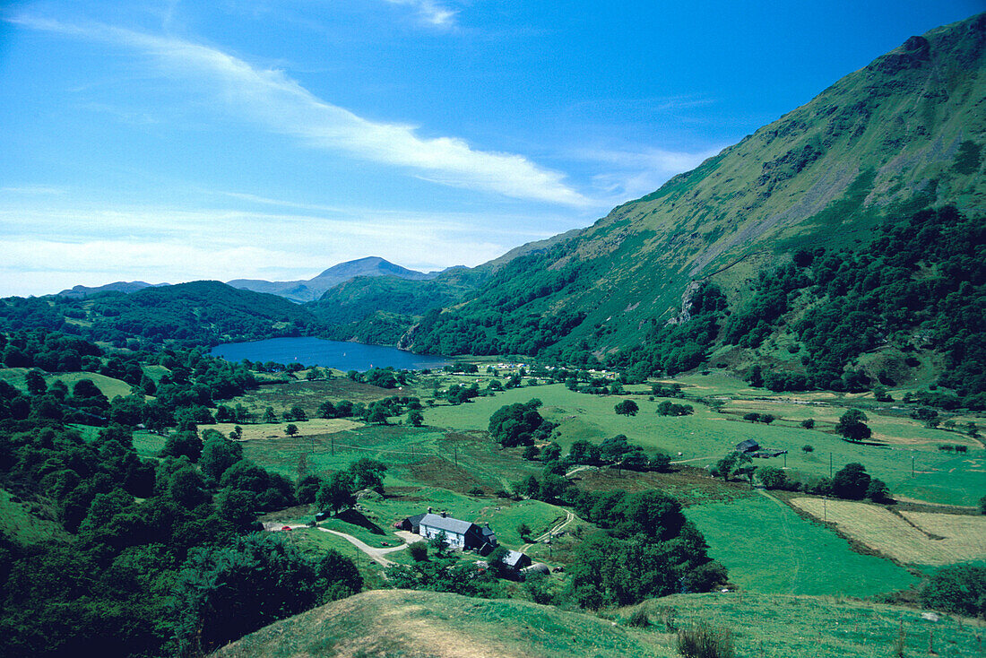 Grüne Landschaft im Snowdonia Nationalpark, Gwynedd, Wales, Grossbritannien, Europa