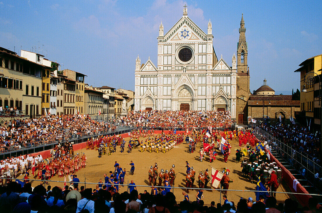 Calcio Storico Fiorentino, Piazza di Santa Croce, Stadtfest, Florenz, Toskana. Italien