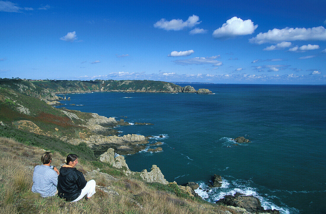 Icart Point, Blick auf Saints Bay, Guernsey, Kanalinseln Grossbritannien