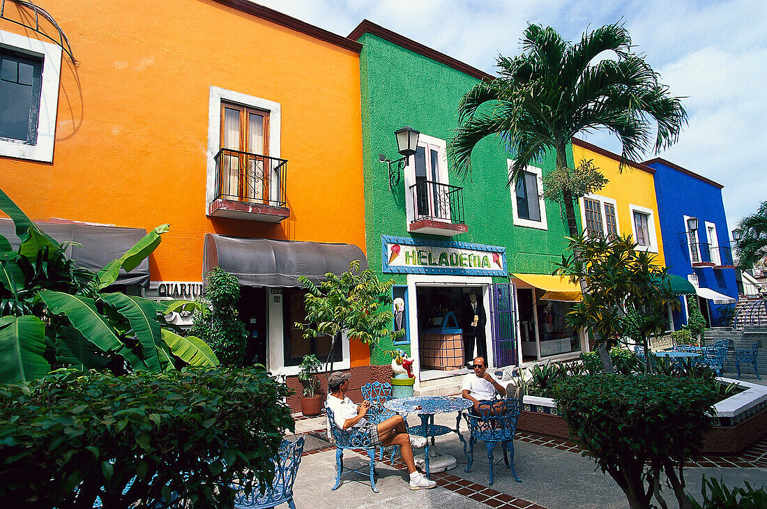 Two people in street cafe, Plaza Bonita in Cancun, Quintana Roo, Yucatán, Mexico