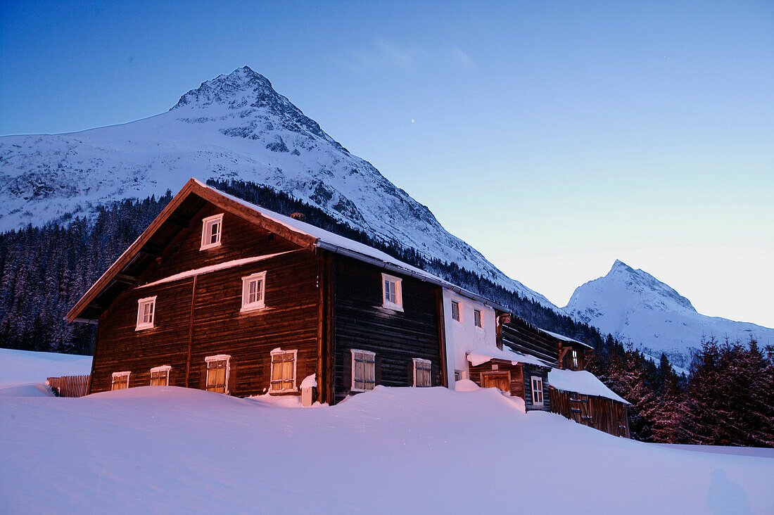 Chairlift Ballunspitzbahn, Farmhouse near Galtuwer, dawn, Ballunspitze in back, Galtuer, Tirol, Austria