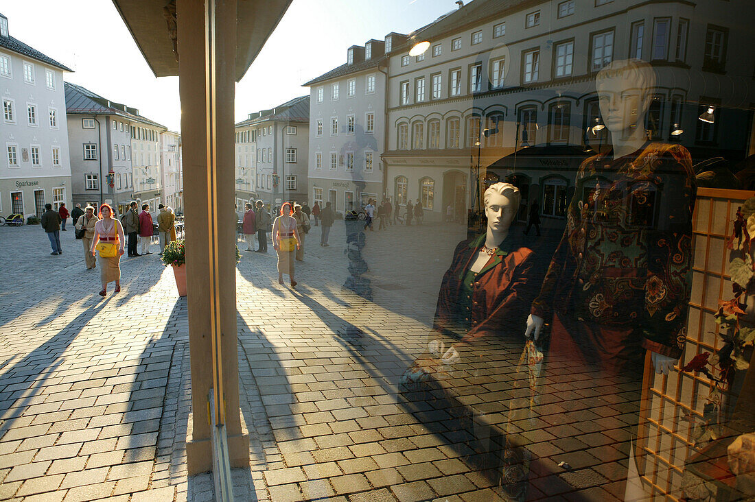 Shopping window, Marktstrasse, Bad Toelz, Bayern, Deutschland